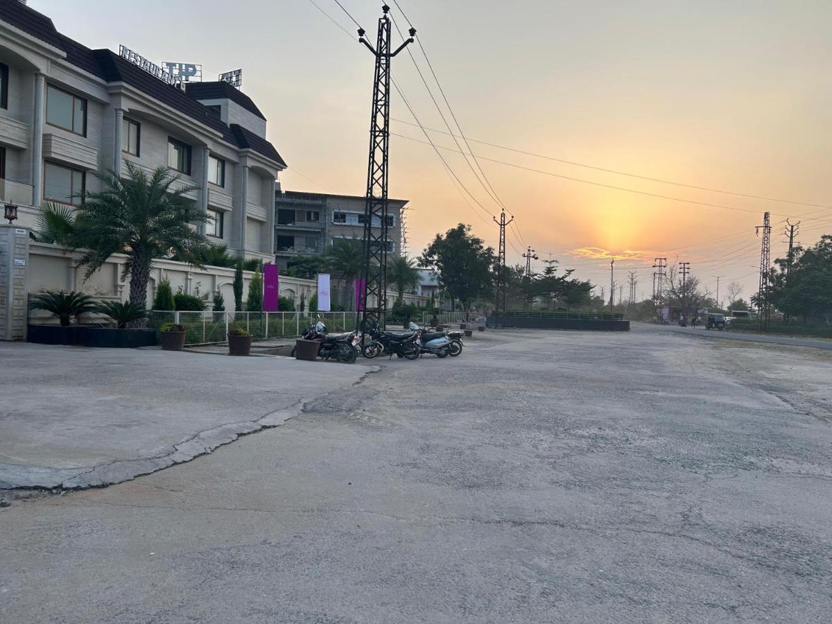 The Imperial Prime Clarks Inn Suites, Bhilwara Exterior photo